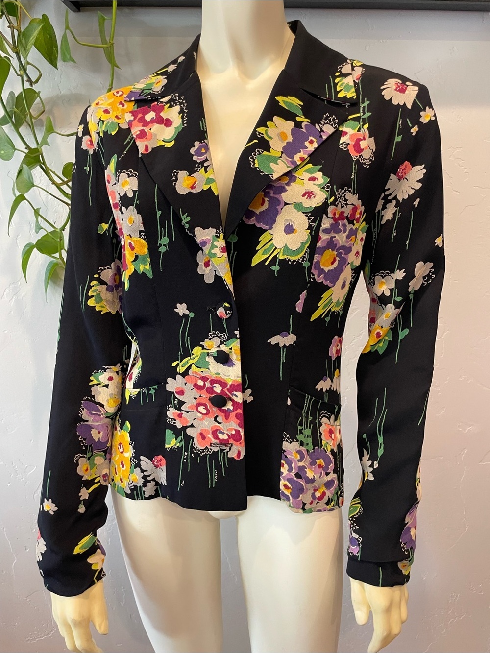 Pristine rare find!!! 90s Betsy Johnson Black Floral Women's Blazer Jacket 6
